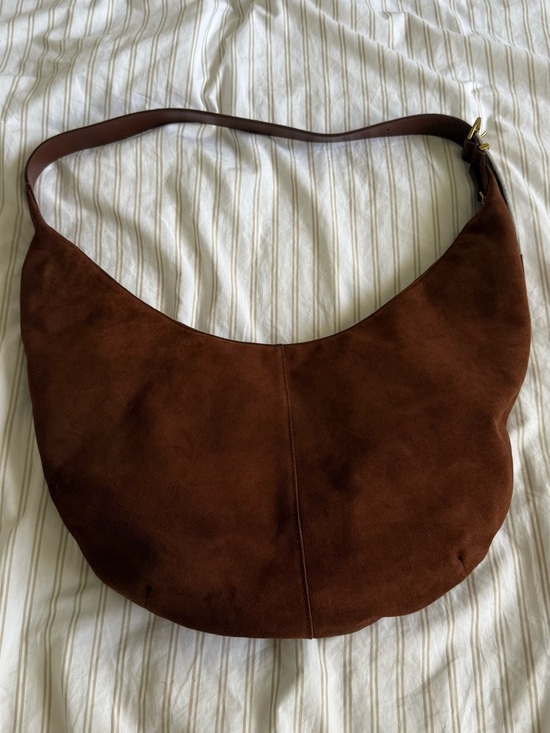 Madewell Handbags - Madewell The Essential Curve Shoulder Bag NWT